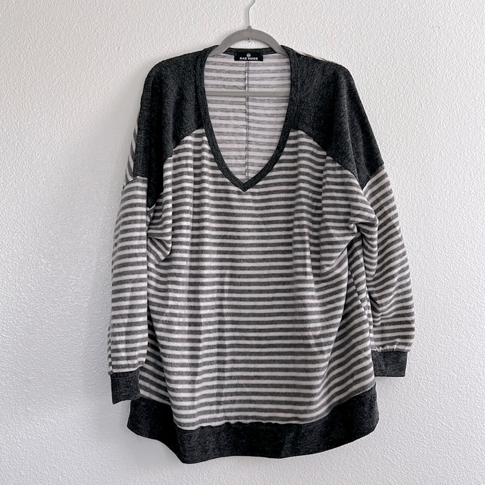 Striped V-Neck Pullover Sweater - Charcoal & Light Gray